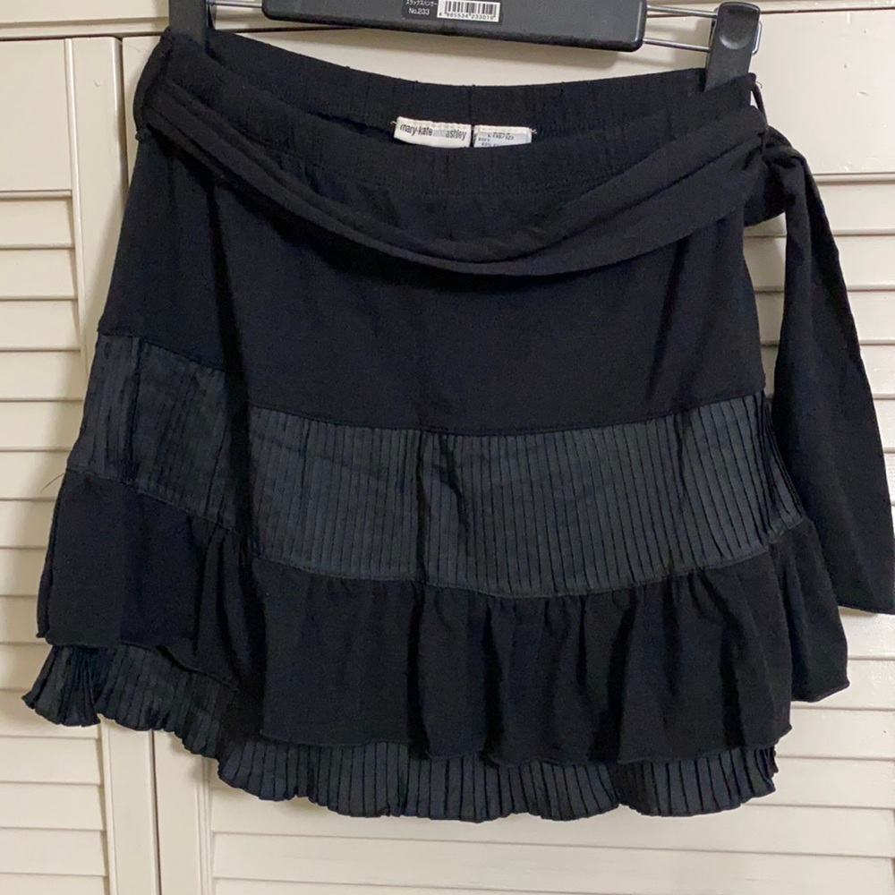 Mary Kate and Ashley Olsen Black ruffle skirt